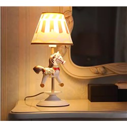 Настольная лампа в детскую комнату