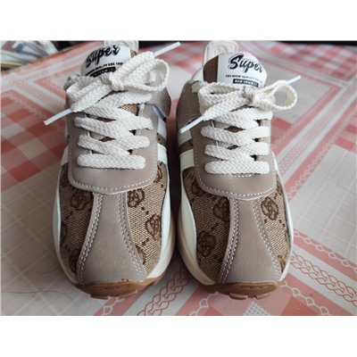 Кроссовки для девочек и мальчиков