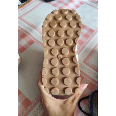 Кроссовки для девочек и мальчиков