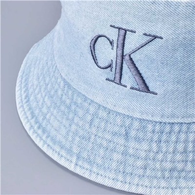 Джинсовая рыбацкая шляпа с вышитыми буквами СК