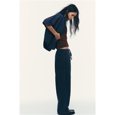 JOGGER TROUSERS WITH SEAMS