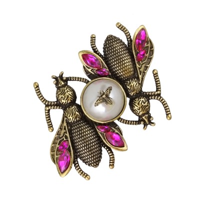 Брошь (Майорка белая, кристаллы фуксия; покрытие бронза), Есть комплект