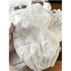 Женская лёгкая блузка с объемными рукавами с кружевной вставкой