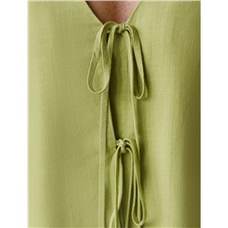 Укороченная свободная блузка с завязками и с V-вырезом изо льна с вискозой