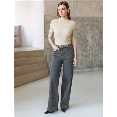 Джинсы трубы с декоративной стиркой из эластичного плотного денима