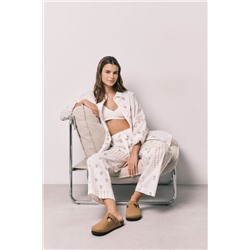 Conjunto de pantalón y camiseta