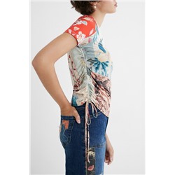 Camiseta slim fruncible