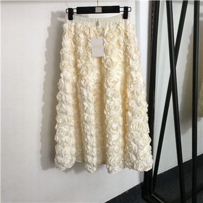 Женская длинная юбка с объемными розами