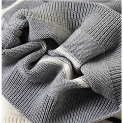 Свитер вязаный с круглым вырезом