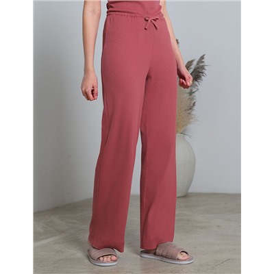 Прямые брюки с поясом на резинке из фактурного трикотажа в рубчик