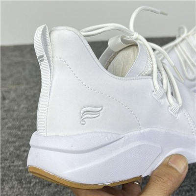 Женские спортивные кроссовки