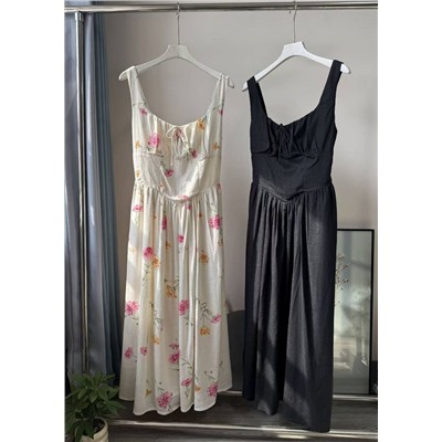 Летнее длинное платье на тонких бретелях из смесового льна