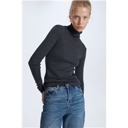 Тонкая шерстяная водолазка  ЛАЙ*М