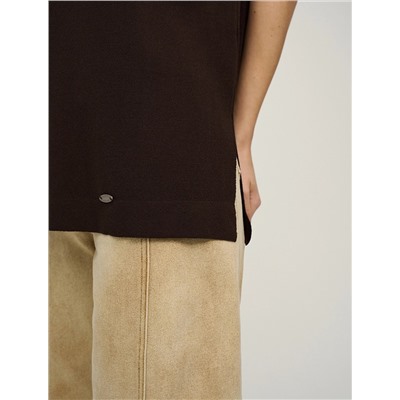 Коричневый вязаный жилет с воротником