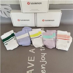 Еще классные носки Lululemo*n 🔴  Мои любимчики этой весной. Тонкие, прочные, не появляется катышков со временем  5 цветов в наборе