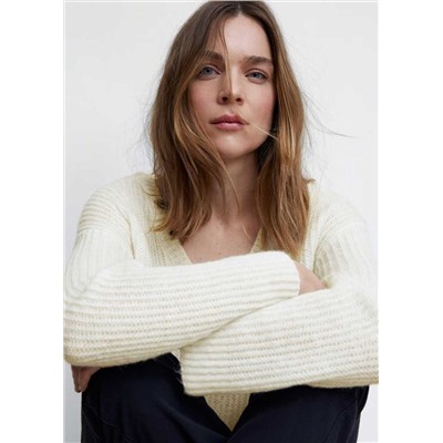 Женский вязаный пуловер Mang*o с V-образной горловиной