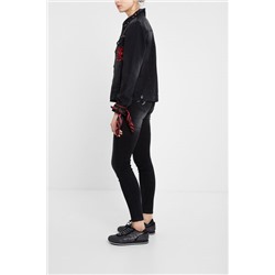 Cazadora denim detalles tachuelas