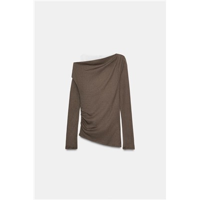 CAMISETA ASIMÉTRICA EFECTO DOBLE