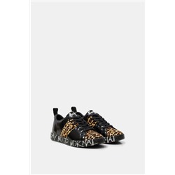 Zapatilla charol animal print
