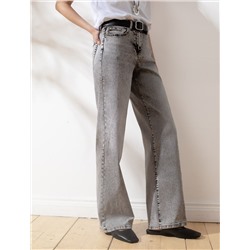 Прямые джинсы с декоративной стиркой из эластичного денима средней плотности