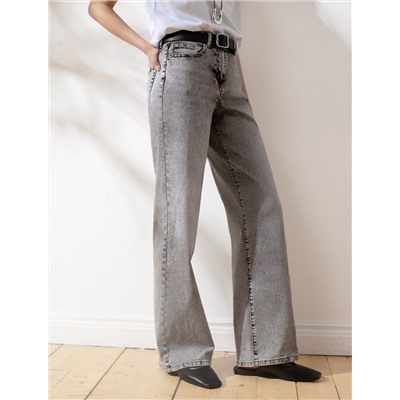 Прямые джинсы с декоративной стиркой из эластичного денима средней плотности