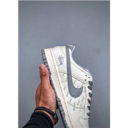 Nike SB Dunk Low x Stussy