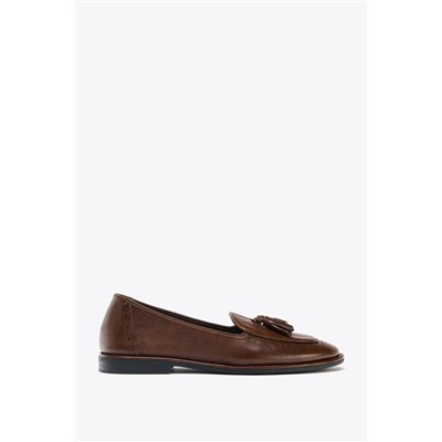 MOCASÍN BORLAS PIEL