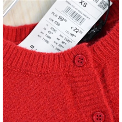 Красный кардиган