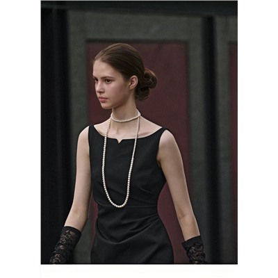 Женское платье с защипами а области талии