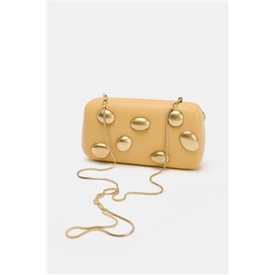 CLUTCH WITH METAL APPLIQUÉS