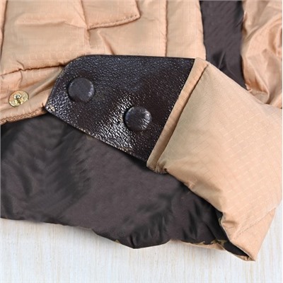 Стеганый короткий теплый жилет с капюшоном на молнии