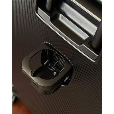 Чемодан на колёсах с алюминиевым каркасом БОС*С