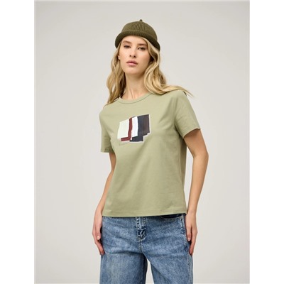 Зеленая футболка "Отрезки ткани"