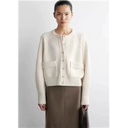 Утолщенный вязаный кардиган в непринужденном стиле