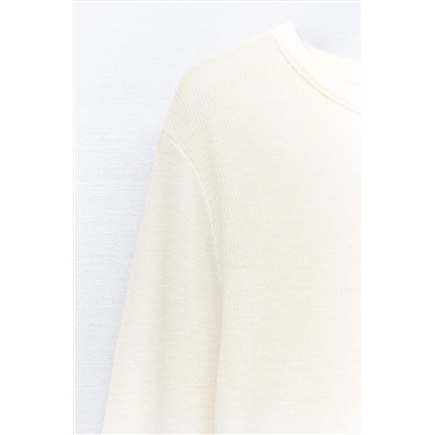 TOP WITH SHIRT CUFFS AND BUTTONS