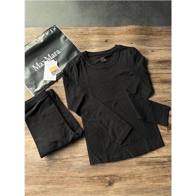 В комплекте бархатного термобелья используется недавно модернизированный импортный из Японии шелковый текстурированный бархат Efe в сочетании с тканью с жемчужным цветком, высокотехнологичным антибактериальным регенерированным волокном, высокоэффективным в подавлении бактерий и удалении клещей, значительно улучшающем среду одевания для людей, страдающих аллергией, и обеспечивающий более здоровое ощущение тела., 3 секунды быстрого нагрева, эффективная фиксация температуры, поэтому вы не чувствуете холода зимой; импортная шелковая ткань Efe сочетается с тканью из бисерного цветка, сохраняя превосходную воздухопроницаемость и влагопроницаемость бисерного цветка. ткань, сочетающая мягкость и восковую текстуру шелка Efe, теплая, благодаря научным пропорциям создается самая приятная для кожи и удобная ткань, а комфорт сравним с кашемиром; функциональная базовая и универсальная модель, приталенная версия H, тонкая и не привередлив, это одновременно теплая одежда и базовый слой А, который не набухает и позволяет легко его носить; 190 граммов технологии двусторонней чистки, чистка может поглощать влагу с кожи и преобразовывать ее в тепловую энергию, позволяя всему телу нагреваться равномерно, постоянно фиксируя температуру и обеспечивая ощущение постоянной температуры тела в течение 24 часов; он действительно достигает цели «устранения объема», «легкого и свободного», «неограниченного», «суперкомфортного» и « блокировка постоянной температуры».