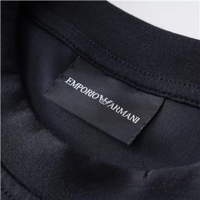 Мужской свитшот с небольшой вышивкой на груди логотипа бренда ЭМПОРИО АРМАН*И