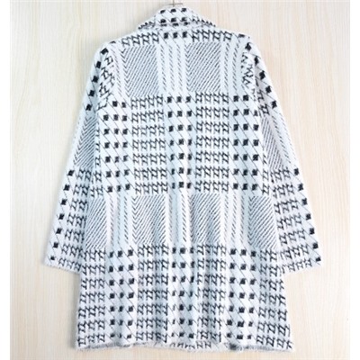 Женский мягкий трикотажный жакет с геометрическим узором