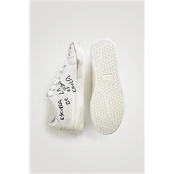 Sneakers mensaje rotulador