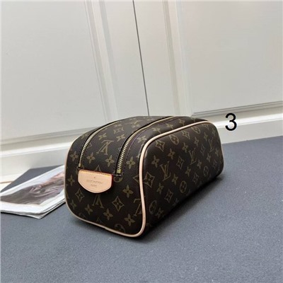 Вместительная и удобная косметичка  Loui*s Vuitto*n