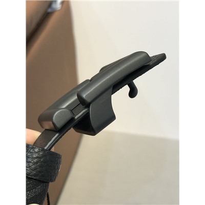 Стильный кожаный ремень   FEND*I