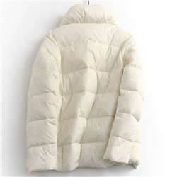 Утеплённая лёгкая куртка с воротником стойкой