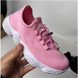 Легкие спортивные кроссовки