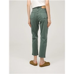 Зеленые базовые джинсы зауженные