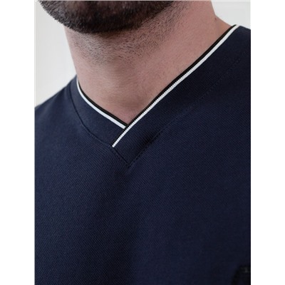 Футболка с V-вырезом из премиального хлопка с эластаном