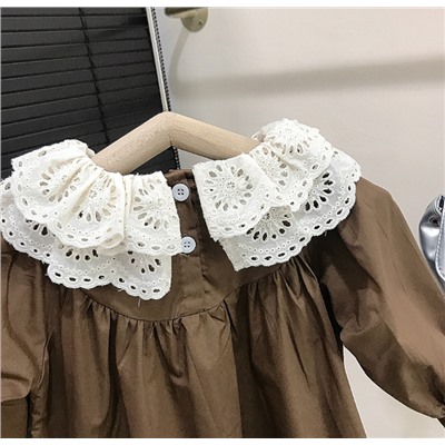 Платье с кружевами