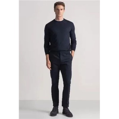 Базовый однотонный вязаный свитер  с круглым вырезом из 100% чистой сверхтонкой мериносовой шерсти