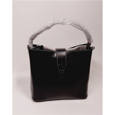 Сумка хорошего качества, в живую лучше смотрится чем на фото.