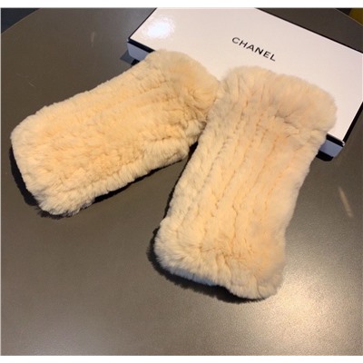 Женские меховые перчатки без пальцев  Chane*l