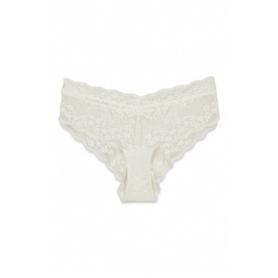 Braga ancha brasileña encaje blanca